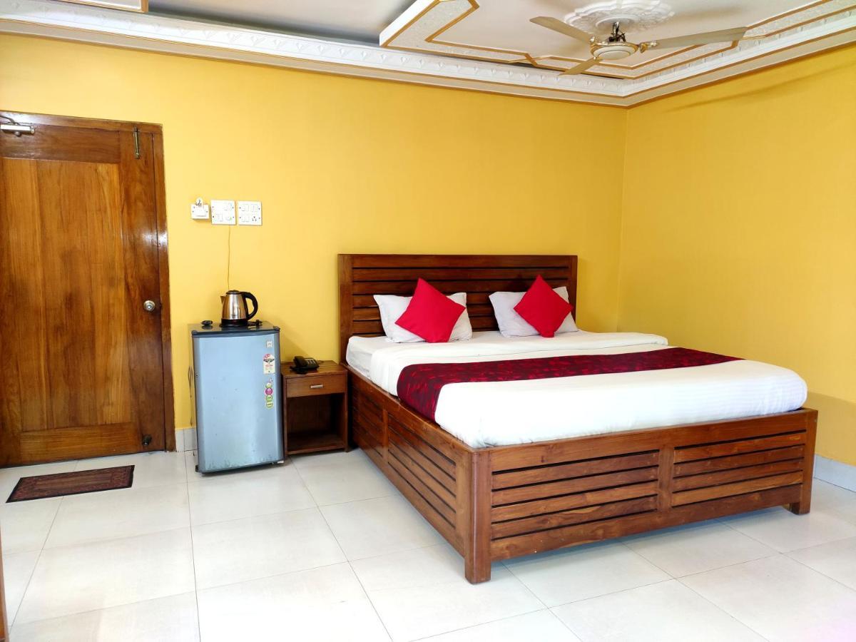Hotel Nakshatra Karimganj Exterior foto