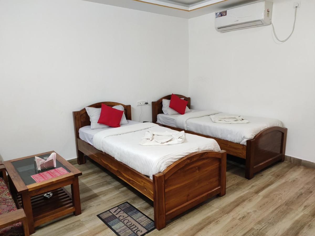 Hotel Nakshatra Karimganj Exterior foto